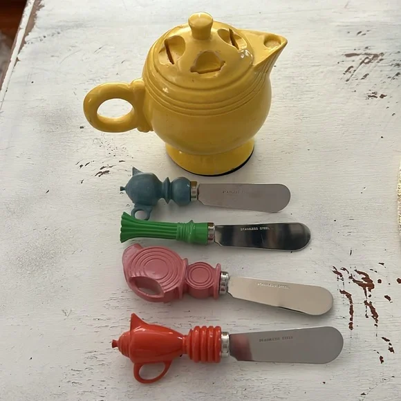 RARE Fiestaware Fiesta Teapot Cheese Spreader set of 4 - collectible - Picture 2 of 7
